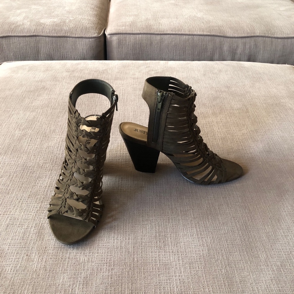 Olive color sandals with a heel